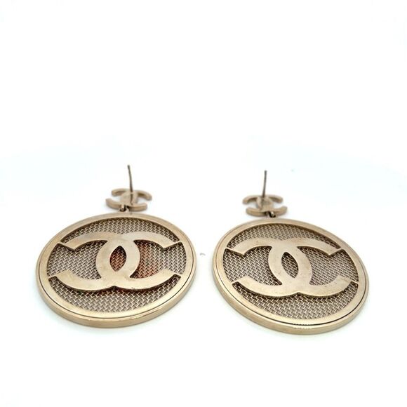 Chanel Coco Mark Mesh Round Earrings Gold Color - Picture 2 of 4